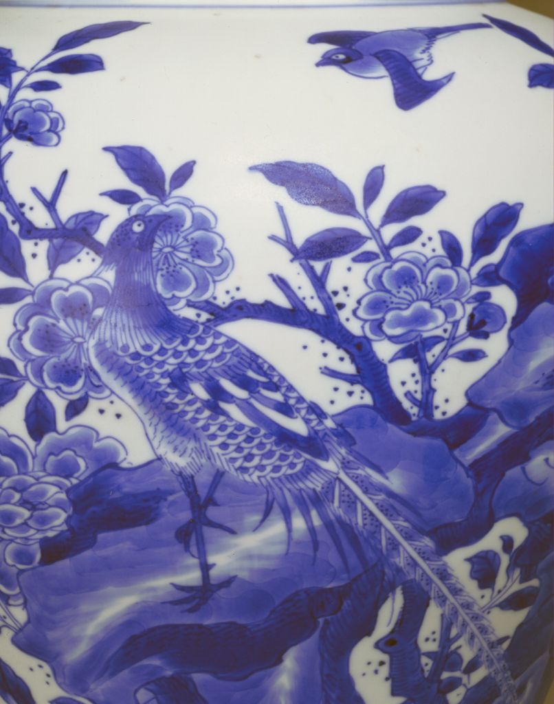 图片[2]-Blue-and-white pheasant and peony phoenix tail statue-China Archive